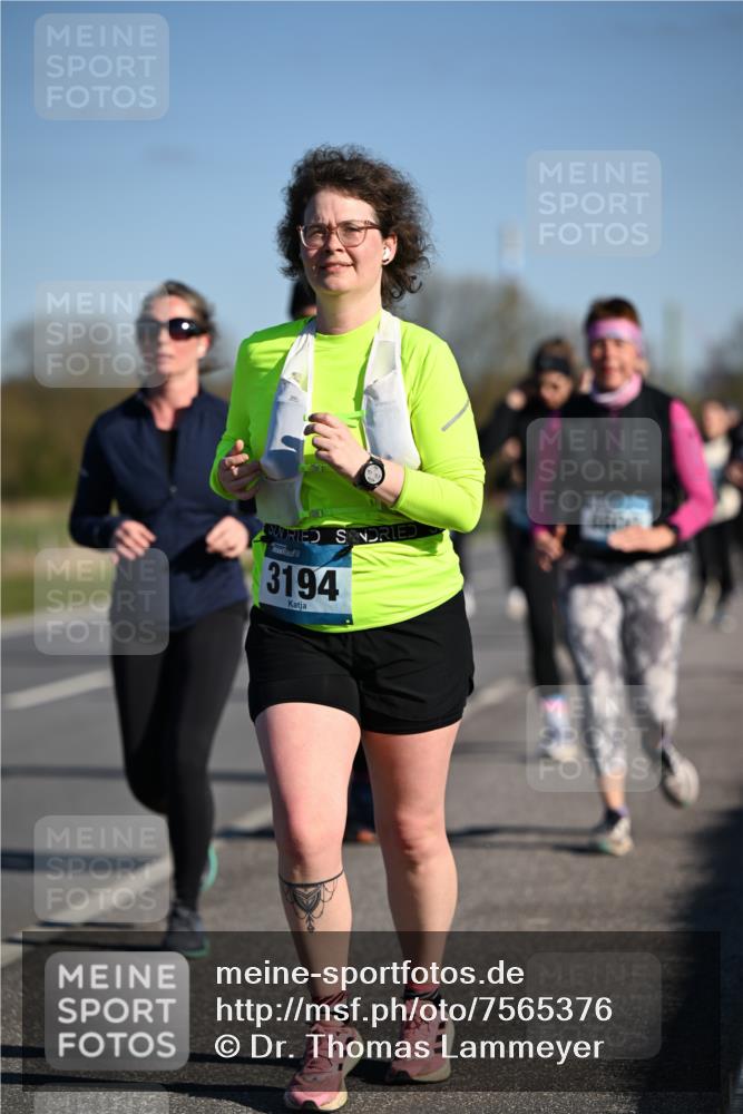 06.04.2025 - 44. Internationalen Wilhelmsburger Insellauf Dr. Thomas Lammeyer http://msf.ph/oto/7565376 06.04.2025 09:40:41 Laufen 3194 meine-sportfotos.de