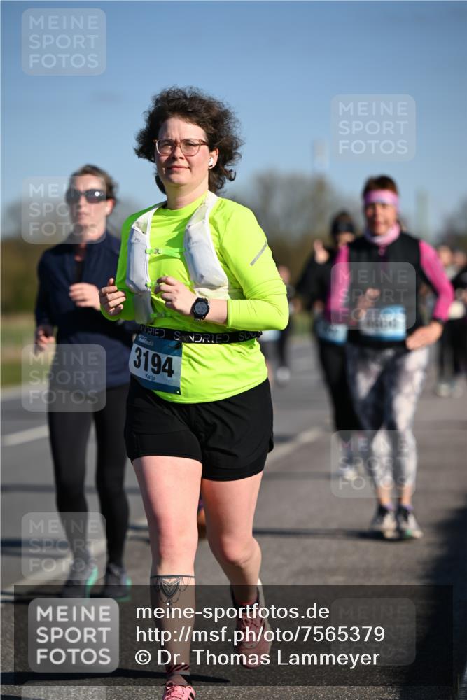 06.04.2025 - 44. Internationalen Wilhelmsburger Insellauf Dr. Thomas Lammeyer http://msf.ph/oto/7565379 06.04.2025 09:40:42 Laufen 3194 meine-sportfotos.de