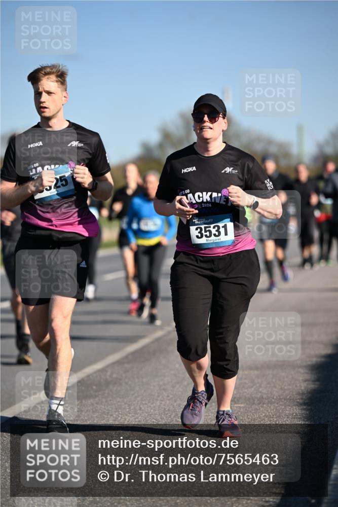 06.04.2025 - 44. Internationalen Wilhelmsburger Insellauf Dr. Thomas Lammeyer http://msf.ph/oto/7565463 06.04.2025 09:40:47 Laufen 525, 2024, 3531, 222 meine-sportfotos.de