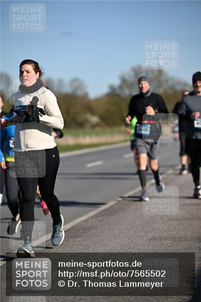 06.04.2025 - 44. Internationalen Wilhelmsburger Insellauf Dr. Thomas Lammeyer http://msf.ph/oto/7565502 06.04.2025 09:40:50 Laufen  meine-sportfotos.de