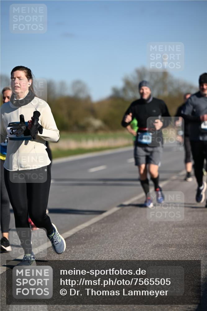 06.04.2025 - 44. Internationalen Wilhelmsburger Insellauf Dr. Thomas Lammeyer http://msf.ph/oto/7565505 06.04.2025 09:40:50 Laufen  meine-sportfotos.de