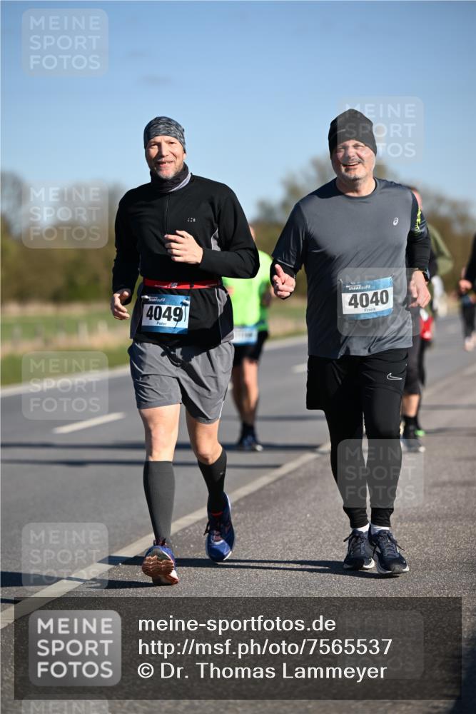 06.04.2025 - 44. Internationalen Wilhelmsburger Insellauf Dr. Thomas Lammeyer http://msf.ph/oto/7565537 06.04.2025 09:40:52 Laufen 4049, 630, 4040 meine-sportfotos.de