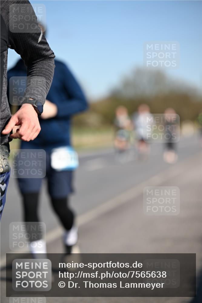 06.04.2025 - 44. Internationalen Wilhelmsburger Insellauf Dr. Thomas Lammeyer http://msf.ph/oto/7565638 06.04.2025 09:40:58 Laufen  meine-sportfotos.de