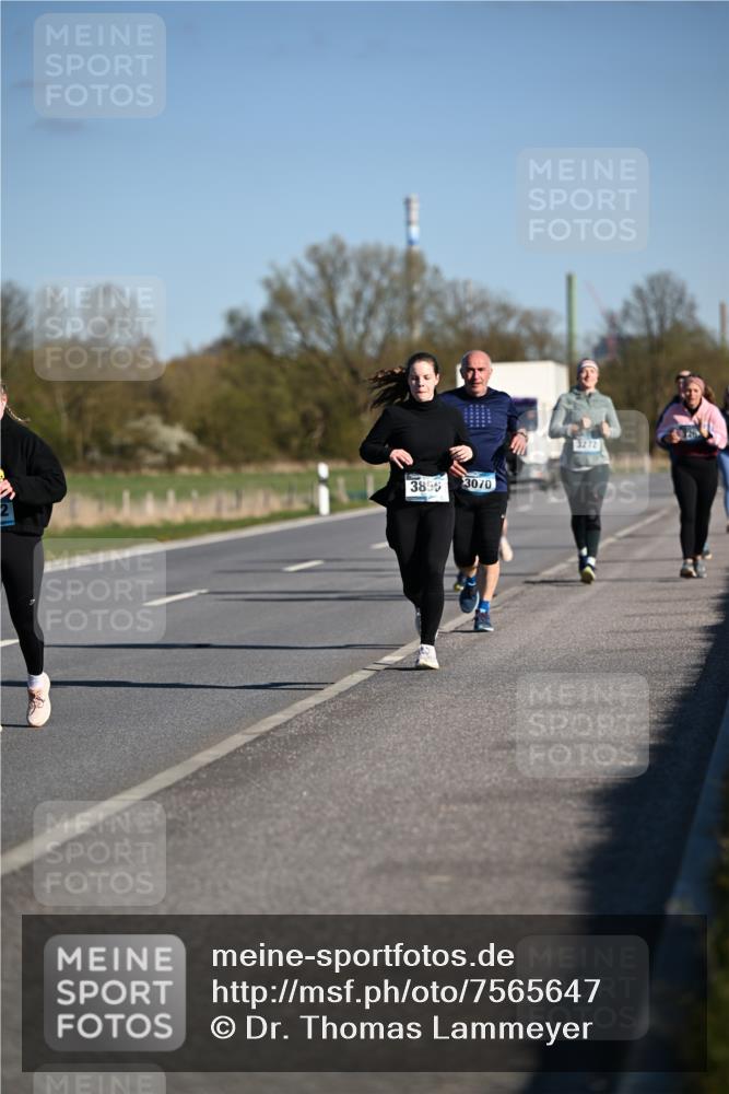 06.04.2025 - 44. Internationalen Wilhelmsburger Insellauf Dr. Thomas Lammeyer http://msf.ph/oto/7565647 06.04.2025 09:41:06 Laufen 3855, 3070, 3272 meine-sportfotos.de