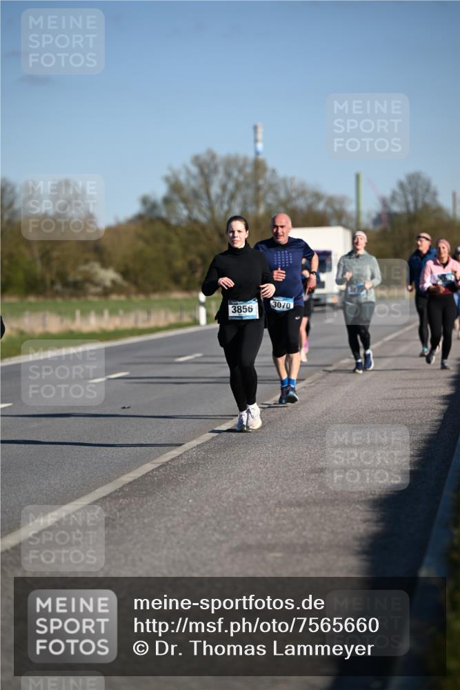 06.04.2025 - 44. Internationalen Wilhelmsburger Insellauf Dr. Thomas Lammeyer http://msf.ph/oto/7565660 06.04.2025 09:41:06 Laufen 3856, 3070 meine-sportfotos.de