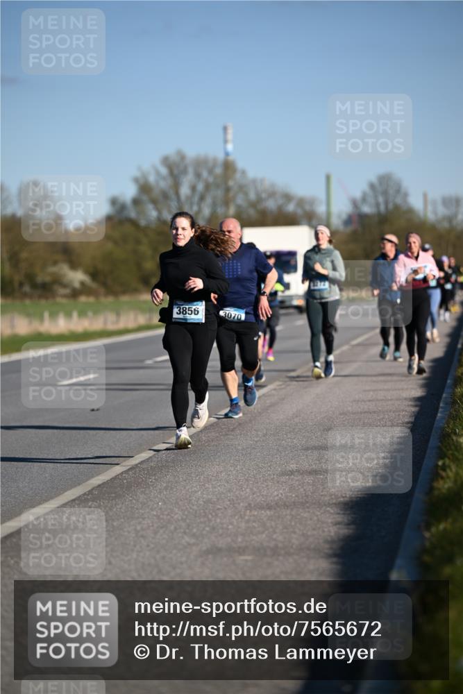 06.04.2025 - 44. Internationalen Wilhelmsburger Insellauf Dr. Thomas Lammeyer http://msf.ph/oto/7565672 06.04.2025 09:41:07 Laufen 3856, 3070 meine-sportfotos.de