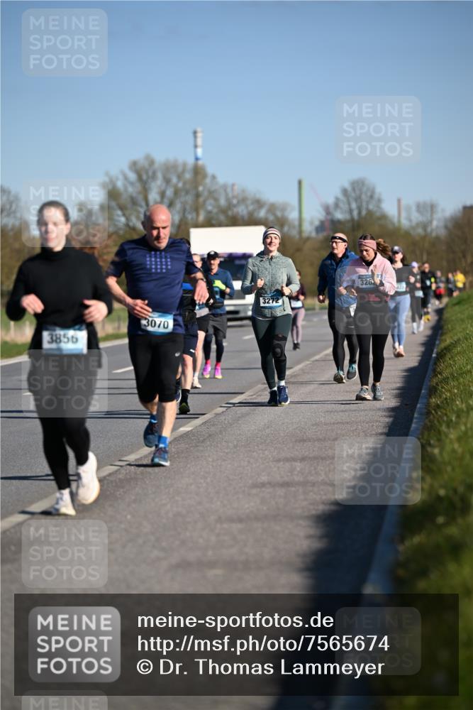 06.04.2025 - 44. Internationalen Wilhelmsburger Insellauf Dr. Thomas Lammeyer http://msf.ph/oto/7565674 06.04.2025 09:41:08 Laufen 3856, 3070, 3272, 326 meine-sportfotos.de
