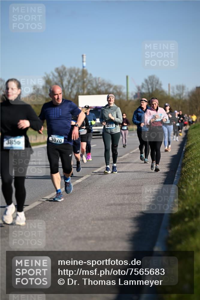 06.04.2025 - 44. Internationalen Wilhelmsburger Insellauf Dr. Thomas Lammeyer http://msf.ph/oto/7565683 06.04.2025 09:41:09 Laufen 3070, 3856, 3272 meine-sportfotos.de