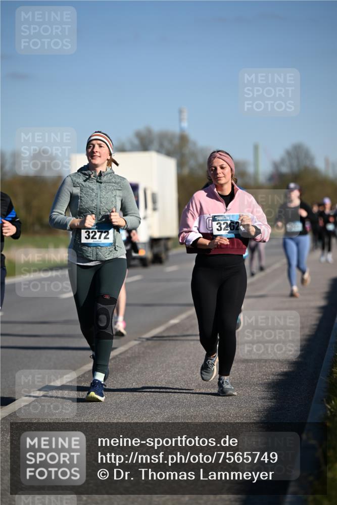 06.04.2025 - 44. Internationalen Wilhelmsburger Insellauf Dr. Thomas Lammeyer http://msf.ph/oto/7565749 06.04.2025 09:41:13 Laufen 3272, 3262 meine-sportfotos.de