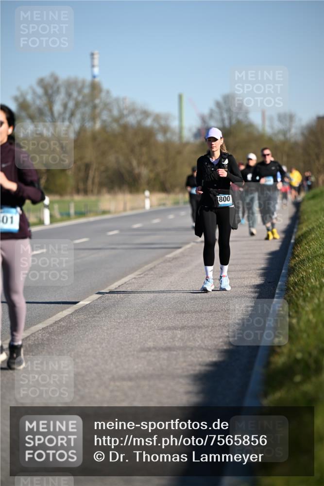 06.04.2025 - 44. Internationalen Wilhelmsburger Insellauf Dr. Thomas Lammeyer http://msf.ph/oto/7565856 06.04.2025 09:41:24 Laufen 01, 800 meine-sportfotos.de