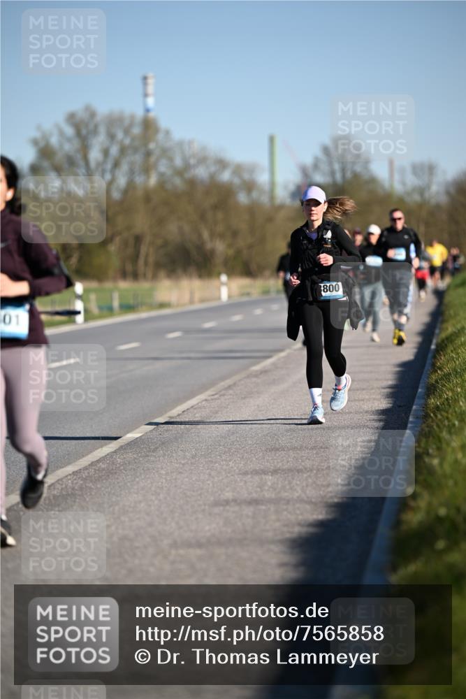 06.04.2025 - 44. Internationalen Wilhelmsburger Insellauf Dr. Thomas Lammeyer http://msf.ph/oto/7565858 06.04.2025 09:41:24 Laufen 01, 800 meine-sportfotos.de