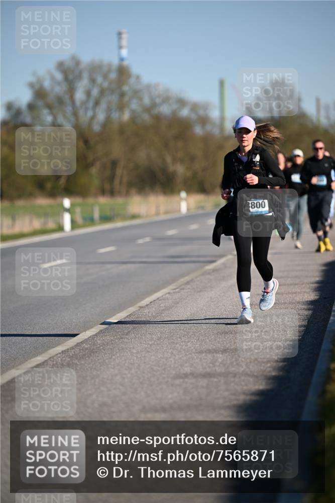 06.04.2025 - 44. Internationalen Wilhelmsburger Insellauf Dr. Thomas Lammeyer http://msf.ph/oto/7565871 06.04.2025 09:41:25 Laufen 800 meine-sportfotos.de