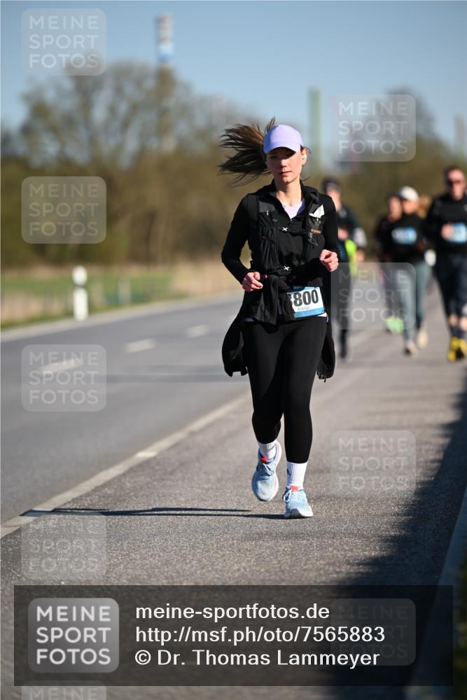 06.04.2025 - 44. Internationalen Wilhelmsburger Insellauf Dr. Thomas Lammeyer http://msf.ph/oto/7565883 06.04.2025 09:41:27 Laufen 008 meine-sportfotos.de