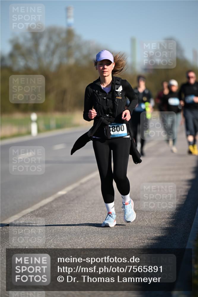 06.04.2025 - 44. Internationalen Wilhelmsburger Insellauf Dr. Thomas Lammeyer http://msf.ph/oto/7565891 06.04.2025 09:41:27 Laufen 800 meine-sportfotos.de