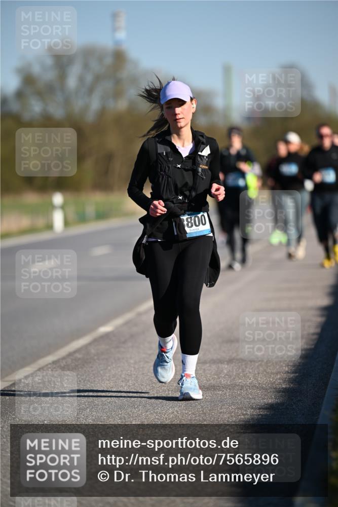 06.04.2025 - 44. Internationalen Wilhelmsburger Insellauf Dr. Thomas Lammeyer http://msf.ph/oto/7565896 06.04.2025 09:41:27 Laufen 800 meine-sportfotos.de