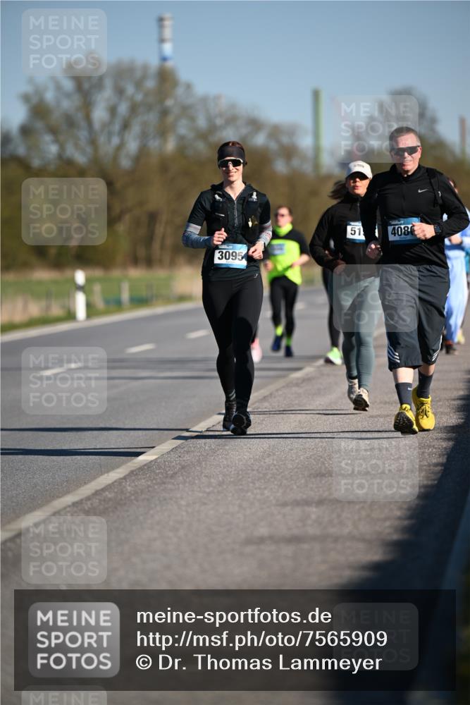 06.04.2025 - 44. Internationalen Wilhelmsburger Insellauf Dr. Thomas Lammeyer http://msf.ph/oto/7565909 06.04.2025 09:41:32 Laufen 51, 408, 3095 meine-sportfotos.de