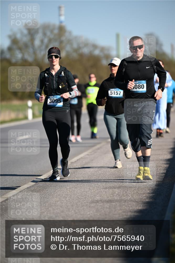 06.04.2025 - 44. Internationalen Wilhelmsburger Insellauf Dr. Thomas Lammeyer http://msf.ph/oto/7565940 06.04.2025 09:41:34 Laufen 3095, 5157, 080 meine-sportfotos.de