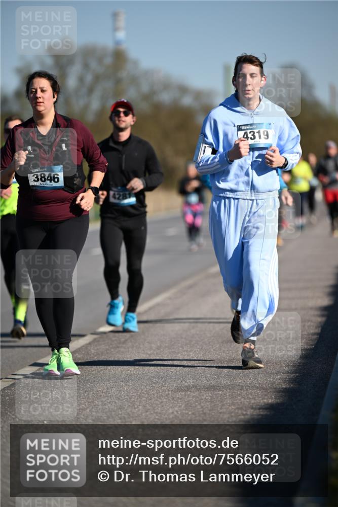06.04.2025 - 44. Internationalen Wilhelmsburger Insellauf Dr. Thomas Lammeyer http://msf.ph/oto/7566052 06.04.2025 09:41:41 Laufen 3846, 4281, 4319 meine-sportfotos.de