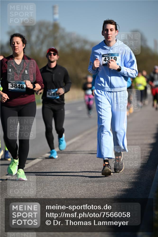 06.04.2025 - 44. Internationalen Wilhelmsburger Insellauf Dr. Thomas Lammeyer http://msf.ph/oto/7566058 06.04.2025 09:41:42 Laufen 3846, 4281, 4329 meine-sportfotos.de