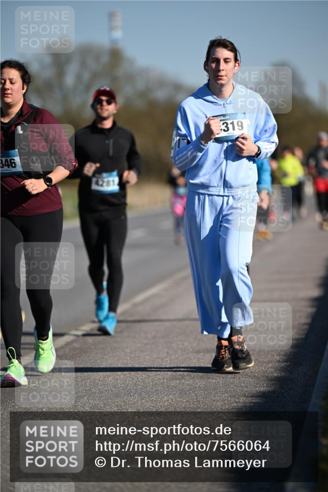 06.04.2025 - 44. Internationalen Wilhelmsburger Insellauf Dr. Thomas Lammeyer http://msf.ph/oto/7566064 06.04.2025 09:41:42 Laufen 346, 4281, 319 meine-sportfotos.de
