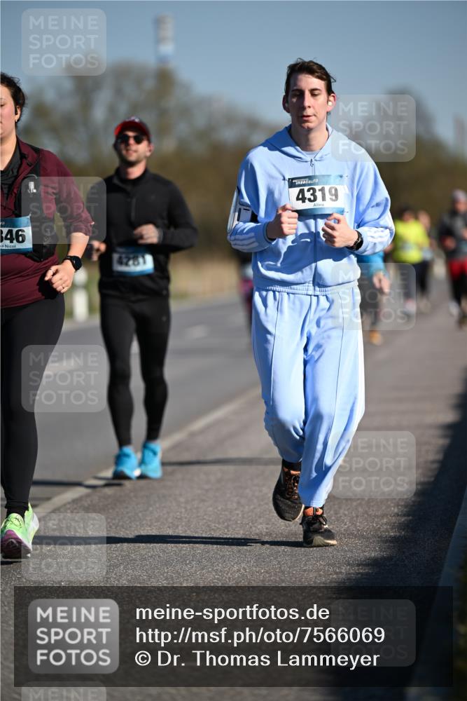 06.04.2025 - 44. Internationalen Wilhelmsburger Insellauf Dr. Thomas Lammeyer http://msf.ph/oto/7566069 06.04.2025 09:41:42 Laufen 346, 4281, 4319 meine-sportfotos.de