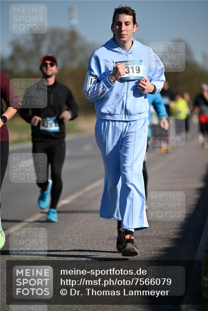 06.04.2025 - 44. Internationalen Wilhelmsburger Insellauf Dr. Thomas Lammeyer http://msf.ph/oto/7566079 06.04.2025 09:41:43 Laufen 428, 319 meine-sportfotos.de