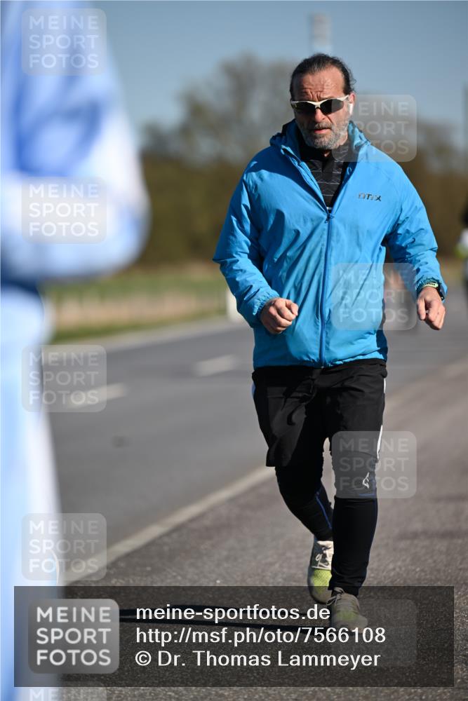 06.04.2025 - 44. Internationalen Wilhelmsburger Insellauf Dr. Thomas Lammeyer http://msf.ph/oto/7566108 06.04.2025 09:41:46 Laufen  meine-sportfotos.de