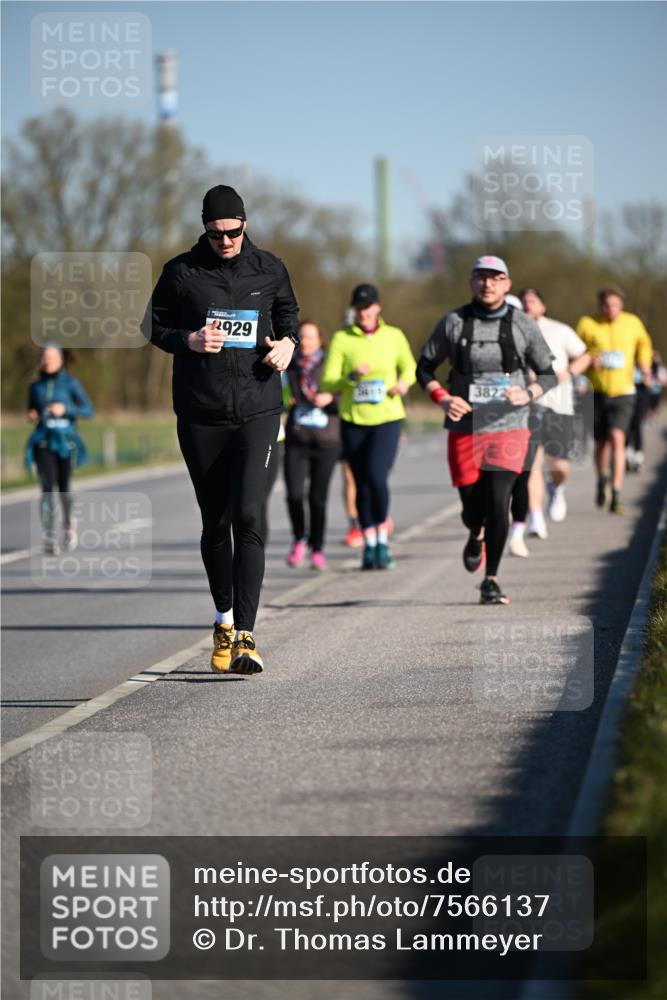 06.04.2025 - 44. Internationalen Wilhelmsburger Insellauf Dr. Thomas Lammeyer http://msf.ph/oto/7566137 06.04.2025 09:41:52 Laufen 2929, 3822 meine-sportfotos.de