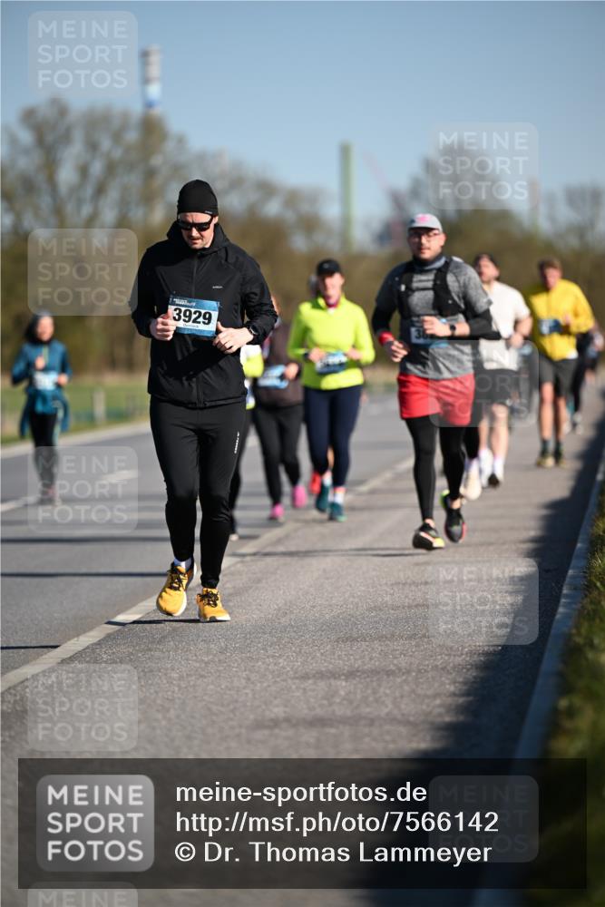 06.04.2025 - 44. Internationalen Wilhelmsburger Insellauf Dr. Thomas Lammeyer http://msf.ph/oto/7566142 06.04.2025 09:41:52 Laufen 3929 meine-sportfotos.de
