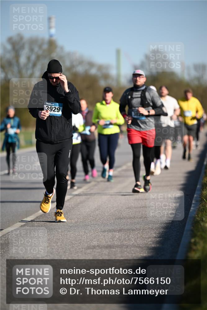 06.04.2025 - 44. Internationalen Wilhelmsburger Insellauf Dr. Thomas Lammeyer http://msf.ph/oto/7566150 06.04.2025 09:41:53 Laufen 3929 meine-sportfotos.de