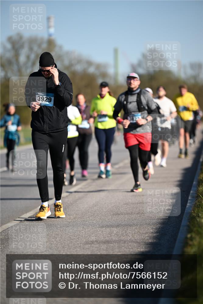 06.04.2025 - 44. Internationalen Wilhelmsburger Insellauf Dr. Thomas Lammeyer http://msf.ph/oto/7566152 06.04.2025 09:41:53 Laufen 3929 meine-sportfotos.de