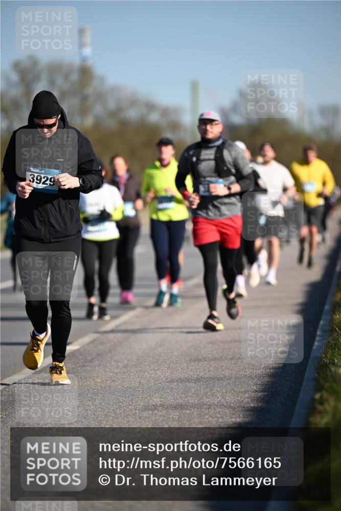 06.04.2025 - 44. Internationalen Wilhelmsburger Insellauf Dr. Thomas Lammeyer http://msf.ph/oto/7566165 06.04.2025 09:41:54 Laufen 3929 meine-sportfotos.de