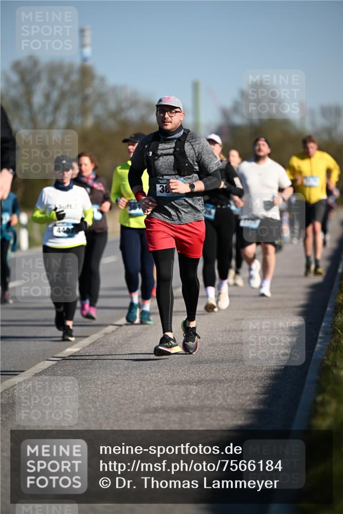 06.04.2025 - 44. Internationalen Wilhelmsburger Insellauf Dr. Thomas Lammeyer http://msf.ph/oto/7566184 06.04.2025 09:41:55 Laufen 4407, 38 meine-sportfotos.de