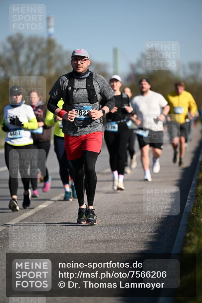 06.04.2025 - 44. Internationalen Wilhelmsburger Insellauf Dr. Thomas Lammeyer http://msf.ph/oto/7566206 06.04.2025 09:41:56 Laufen 4407, 3822 meine-sportfotos.de