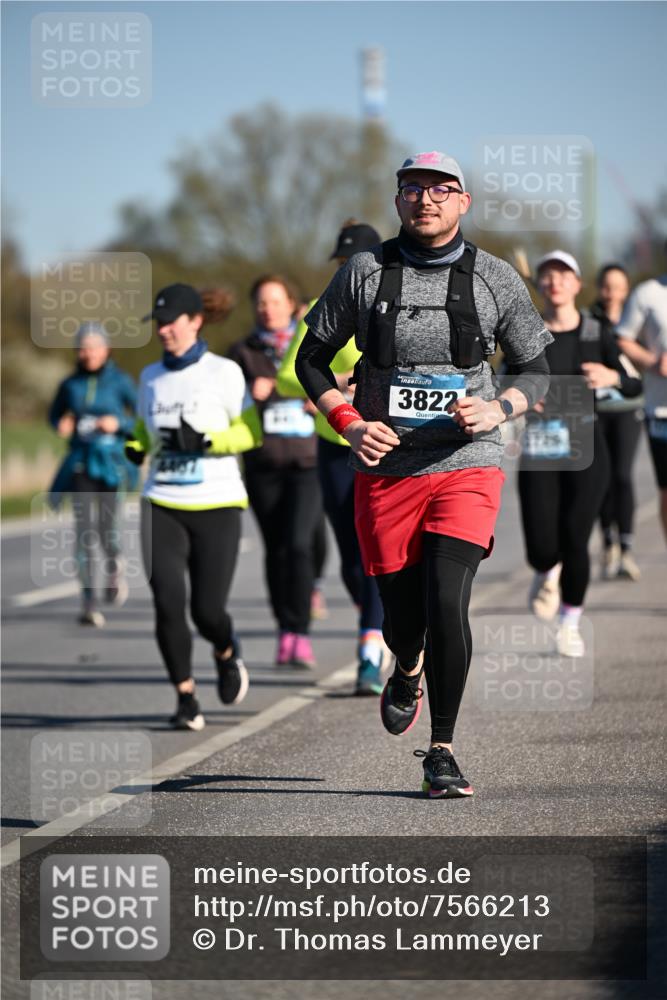 06.04.2025 - 44. Internationalen Wilhelmsburger Insellauf Dr. Thomas Lammeyer http://msf.ph/oto/7566213 06.04.2025 09:41:57 Laufen 4467, 3822 meine-sportfotos.de