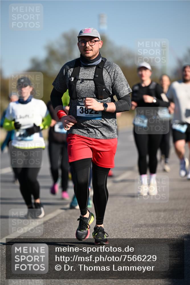 06.04.2025 - 44. Internationalen Wilhelmsburger Insellauf Dr. Thomas Lammeyer http://msf.ph/oto/7566229 06.04.2025 09:41:58 Laufen 3822 meine-sportfotos.de