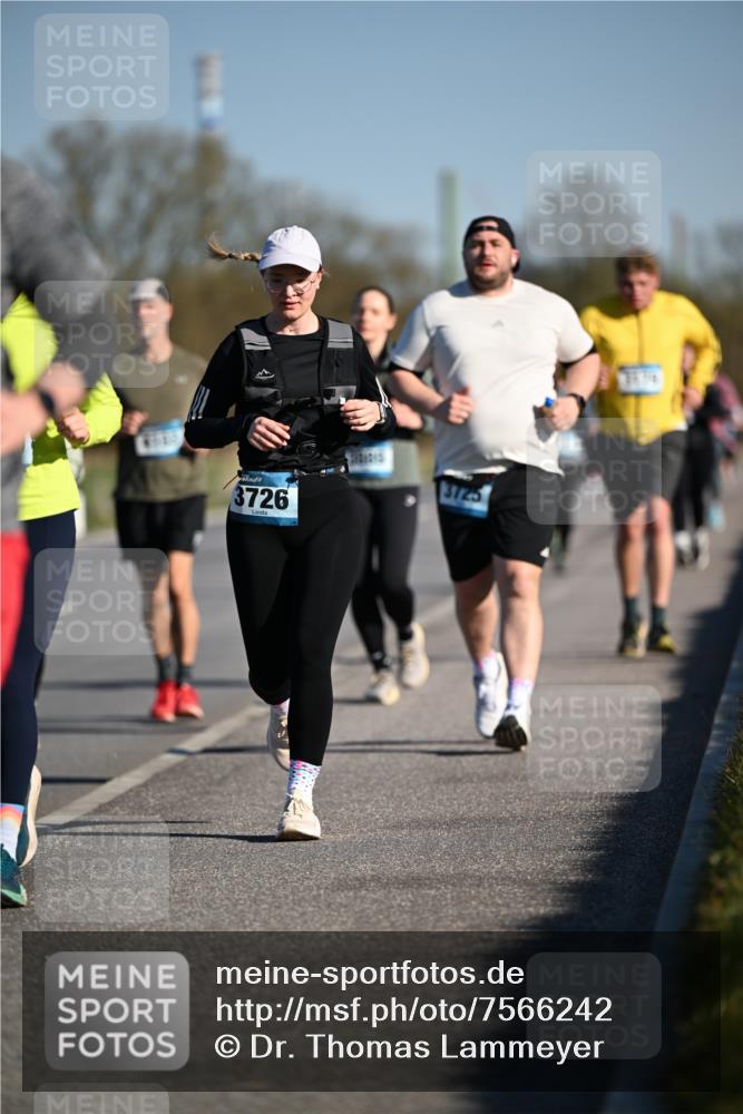 06.04.2025 - 44. Internationalen Wilhelmsburger Insellauf Dr. Thomas Lammeyer http://msf.ph/oto/7566242 06.04.2025 09:41:59 Laufen 3726 meine-sportfotos.de
