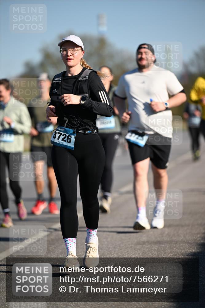 06.04.2025 - 44. Internationalen Wilhelmsburger Insellauf Dr. Thomas Lammeyer http://msf.ph/oto/7566271 06.04.2025 09:42:01 Laufen 3726 meine-sportfotos.de