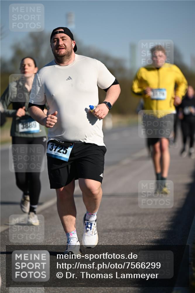 06.04.2025 - 44. Internationalen Wilhelmsburger Insellauf Dr. Thomas Lammeyer http://msf.ph/oto/7566299 06.04.2025 09:42:03 Laufen 3889, 40, 3725 meine-sportfotos.de
