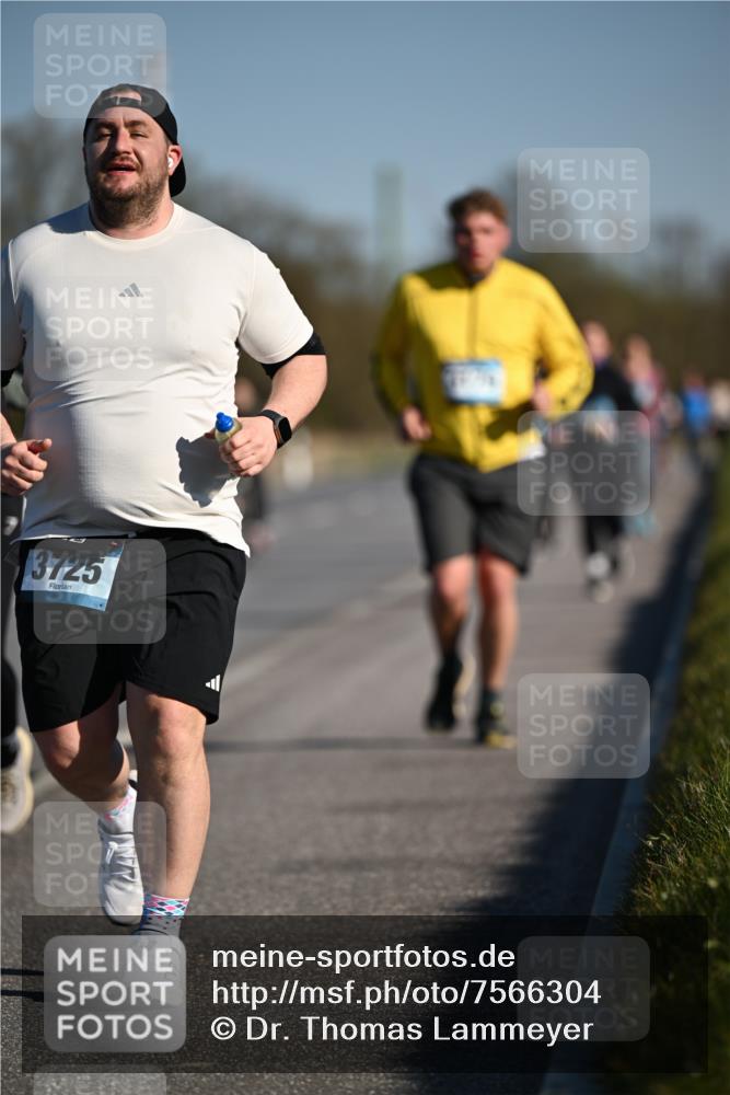 06.04.2025 - 44. Internationalen Wilhelmsburger Insellauf Dr. Thomas Lammeyer http://msf.ph/oto/7566304 06.04.2025 09:42:03 Laufen 3725 meine-sportfotos.de