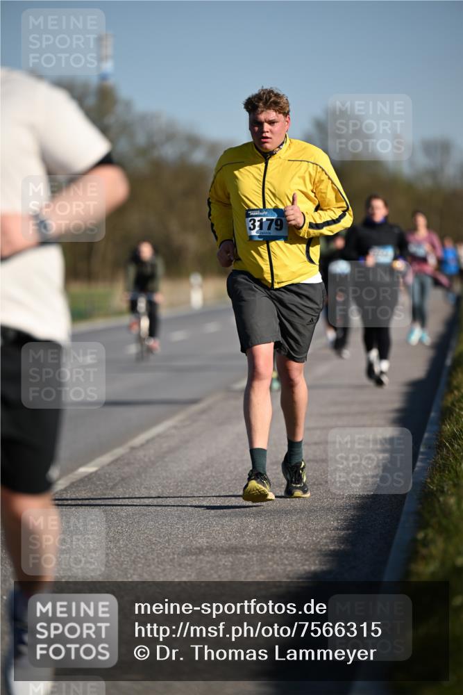06.04.2025 - 44. Internationalen Wilhelmsburger Insellauf Dr. Thomas Lammeyer http://msf.ph/oto/7566315 06.04.2025 09:42:04 Laufen 3179 meine-sportfotos.de
