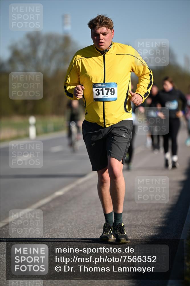 06.04.2025 - 44. Internationalen Wilhelmsburger Insellauf Dr. Thomas Lammeyer http://msf.ph/oto/7566352 06.04.2025 09:42:06 Laufen 3179 meine-sportfotos.de