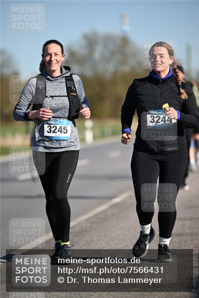 06.04.2025 - 44. Internationalen Wilhelmsburger Insellauf Dr. Thomas Lammeyer http://msf.ph/oto/7566431 06.04.2025 09:42:12 Laufen 3245, 3244 meine-sportfotos.de