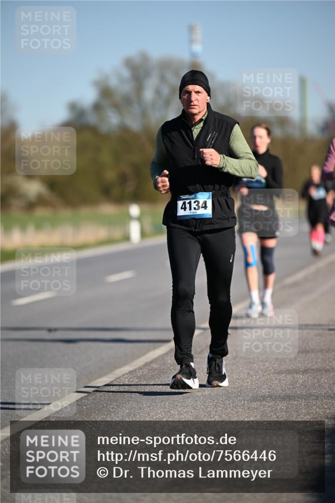 06.04.2025 - 44. Internationalen Wilhelmsburger Insellauf Dr. Thomas Lammeyer http://msf.ph/oto/7566446 06.04.2025 09:42:15 Laufen 4134 meine-sportfotos.de