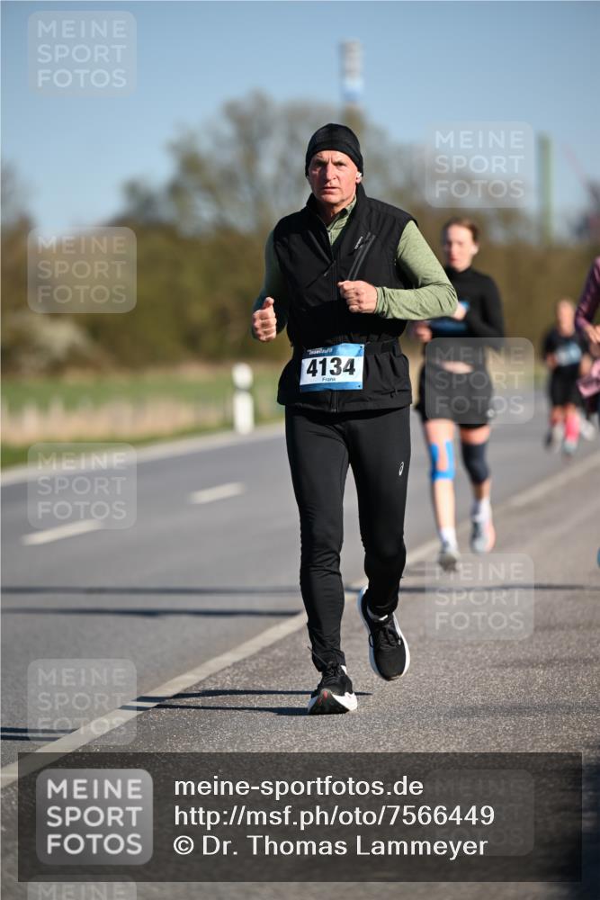 06.04.2025 - 44. Internationalen Wilhelmsburger Insellauf Dr. Thomas Lammeyer http://msf.ph/oto/7566449 06.04.2025 09:42:16 Laufen 4134 meine-sportfotos.de