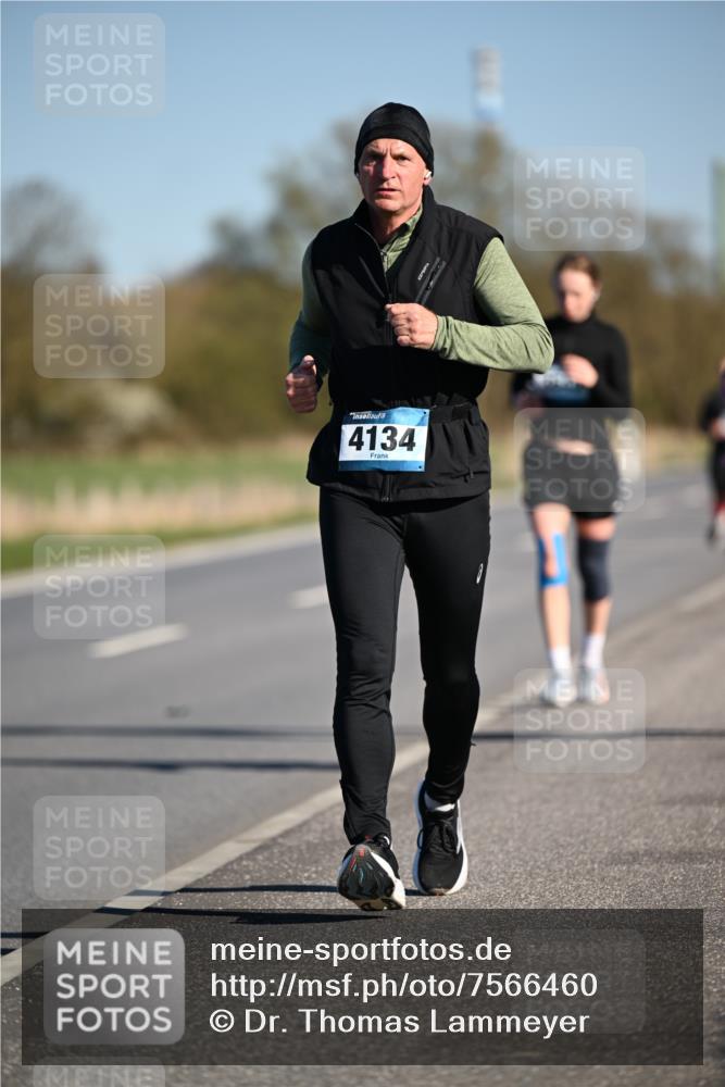 06.04.2025 - 44. Internationalen Wilhelmsburger Insellauf Dr. Thomas Lammeyer http://msf.ph/oto/7566460 06.04.2025 09:42:16 Laufen 4134 meine-sportfotos.de