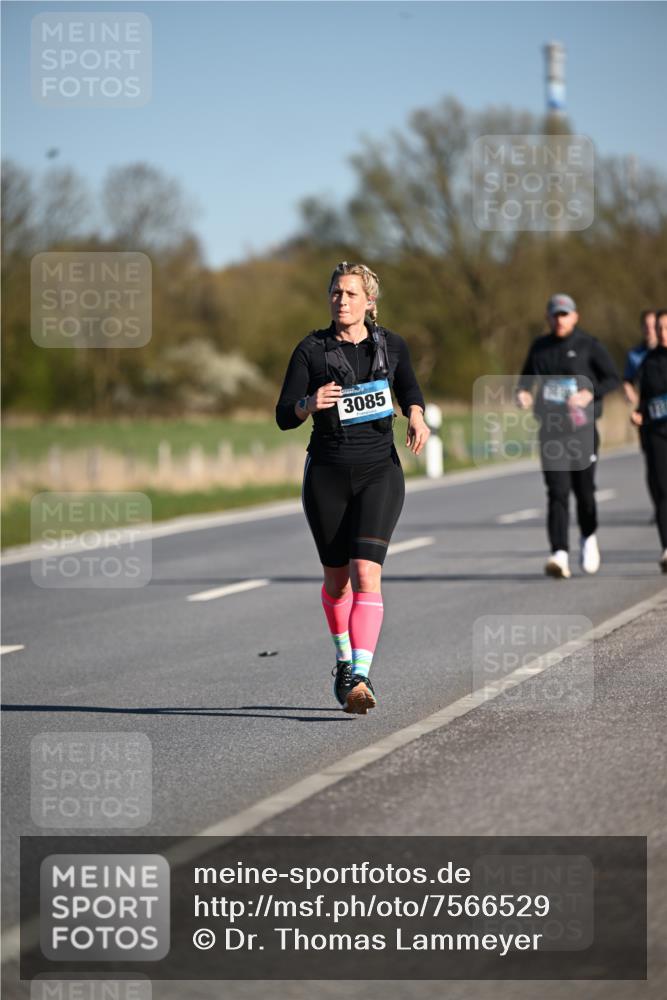 06.04.2025 - 44. Internationalen Wilhelmsburger Insellauf Dr. Thomas Lammeyer http://msf.ph/oto/7566529 06.04.2025 09:42:28 Laufen 3085 meine-sportfotos.de
