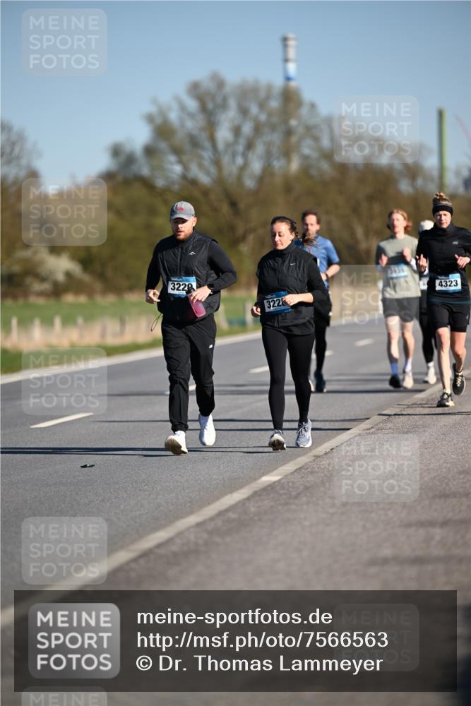 06.04.2025 - 44. Internationalen Wilhelmsburger Insellauf Dr. Thomas Lammeyer http://msf.ph/oto/7566563 06.04.2025 09:42:31 Laufen 3228, 3228, 4323 meine-sportfotos.de