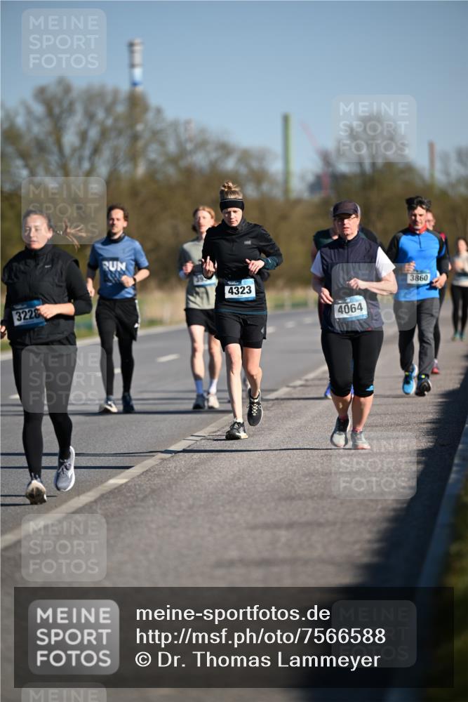 06.04.2025 - 44. Internationalen Wilhelmsburger Insellauf Dr. Thomas Lammeyer http://msf.ph/oto/7566588 06.04.2025 09:42:33 Laufen 3228, 4323, 4064, 3860 meine-sportfotos.de