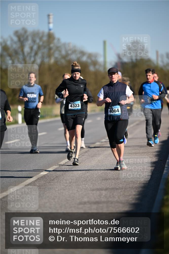 06.04.2025 - 44. Internationalen Wilhelmsburger Insellauf Dr. Thomas Lammeyer http://msf.ph/oto/7566602 06.04.2025 09:42:34 Laufen 4323, 4064 meine-sportfotos.de